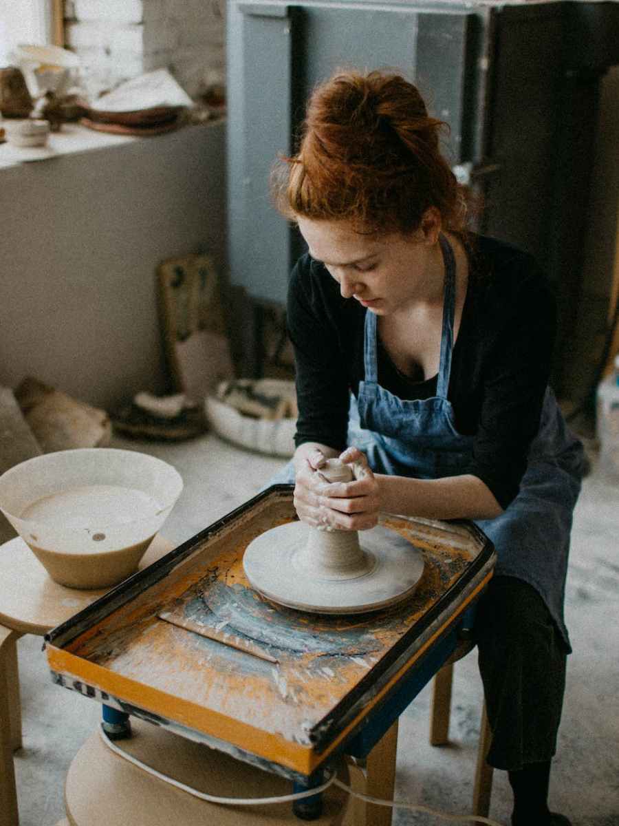 Cursos de cerámica, pintura y escultura. Matricúlate para este curso en la Mutual Complutense y da rienda suelta a tu&nbsp;creatividad.